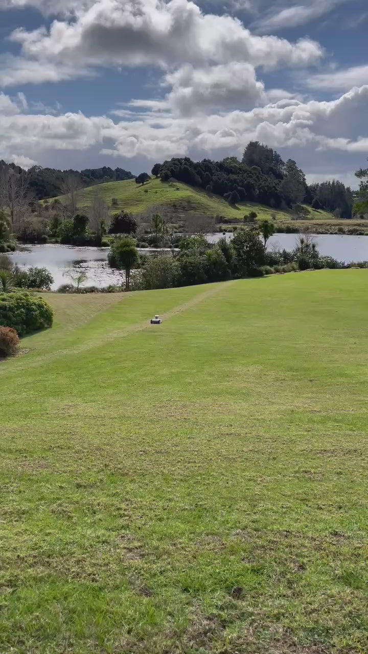 FJD FR4000 Robotgräsklippare – Rea en gång om året, oslagbart pris!